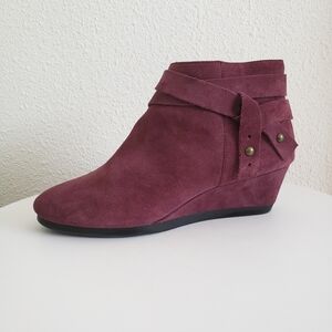 Nine West Lina Women Burgundy Suede Wedges Booties